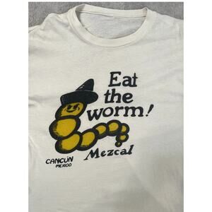 Type Reads: EAT THE WORM Tshirt Large Preowned White
